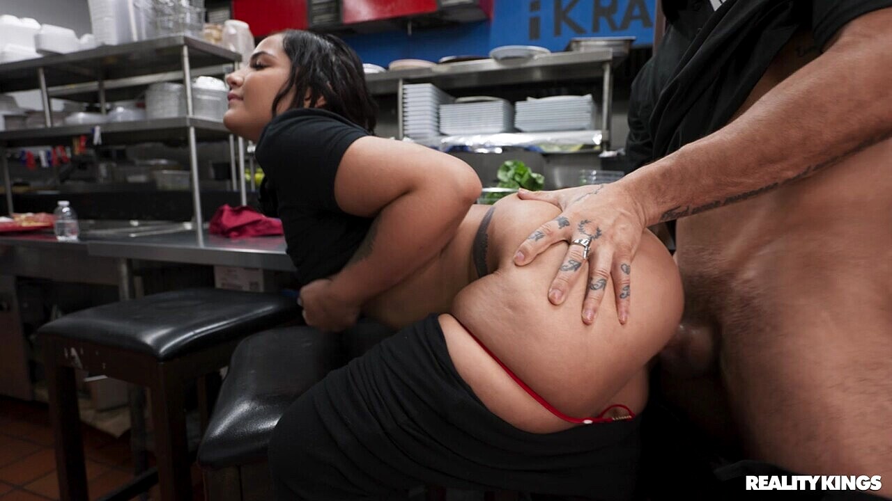 Anais Amore break at work