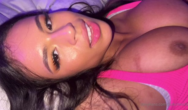 Bitch Latina prefers it raw