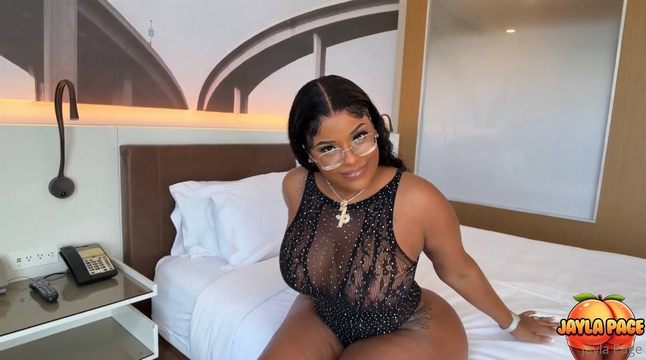Thick Goddess with huge ass